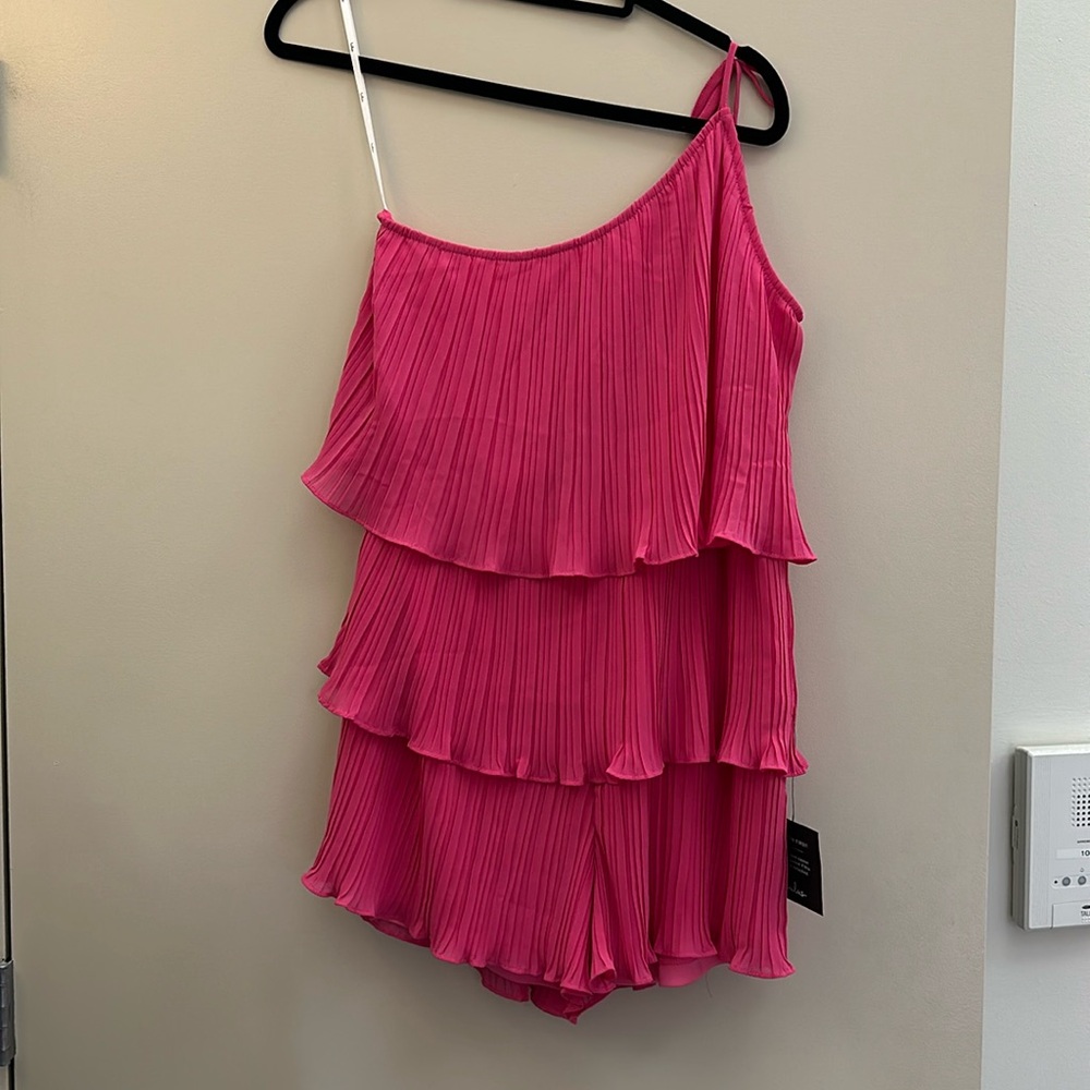 Hot Pink Lulu’s Romper XL with tags